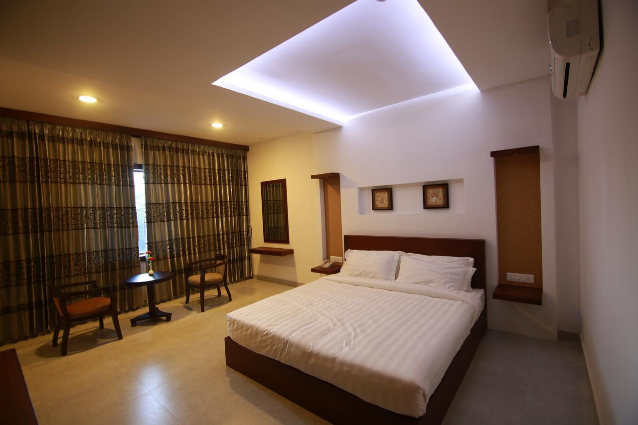 Rouba Residency Hotel Ponnāni Extérieur photo
