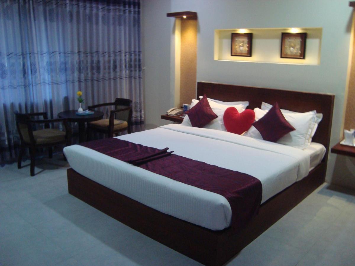 Rouba Residency Hotel Ponnāni Extérieur photo