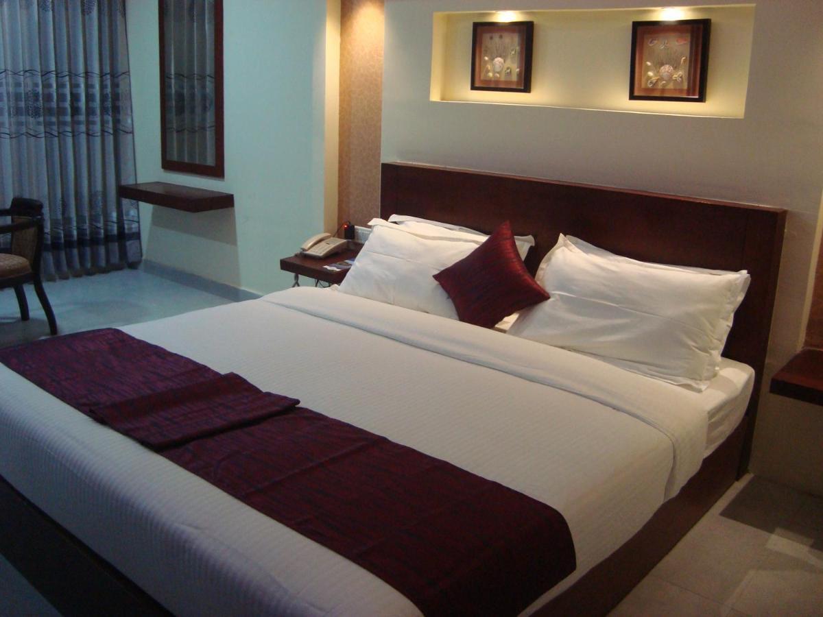 Rouba Residency Hotel Ponnāni Extérieur photo