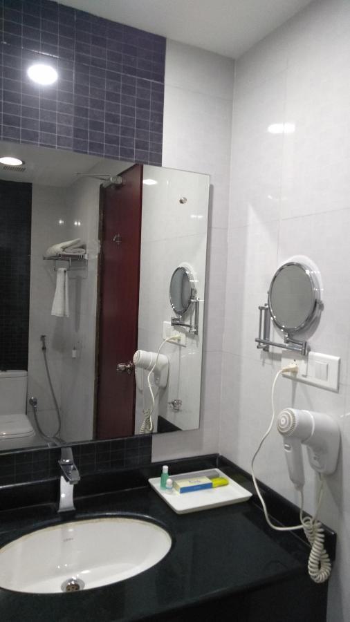 Rouba Residency Hotel Ponnāni Extérieur photo