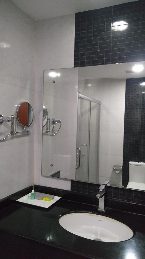 Rouba Residency Hotel Ponnāni Extérieur photo