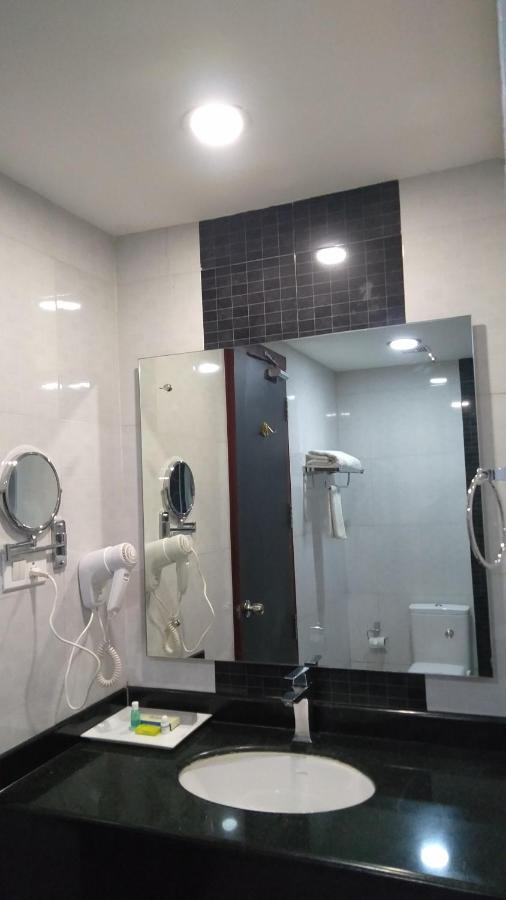Rouba Residency Hotel Ponnāni Extérieur photo
