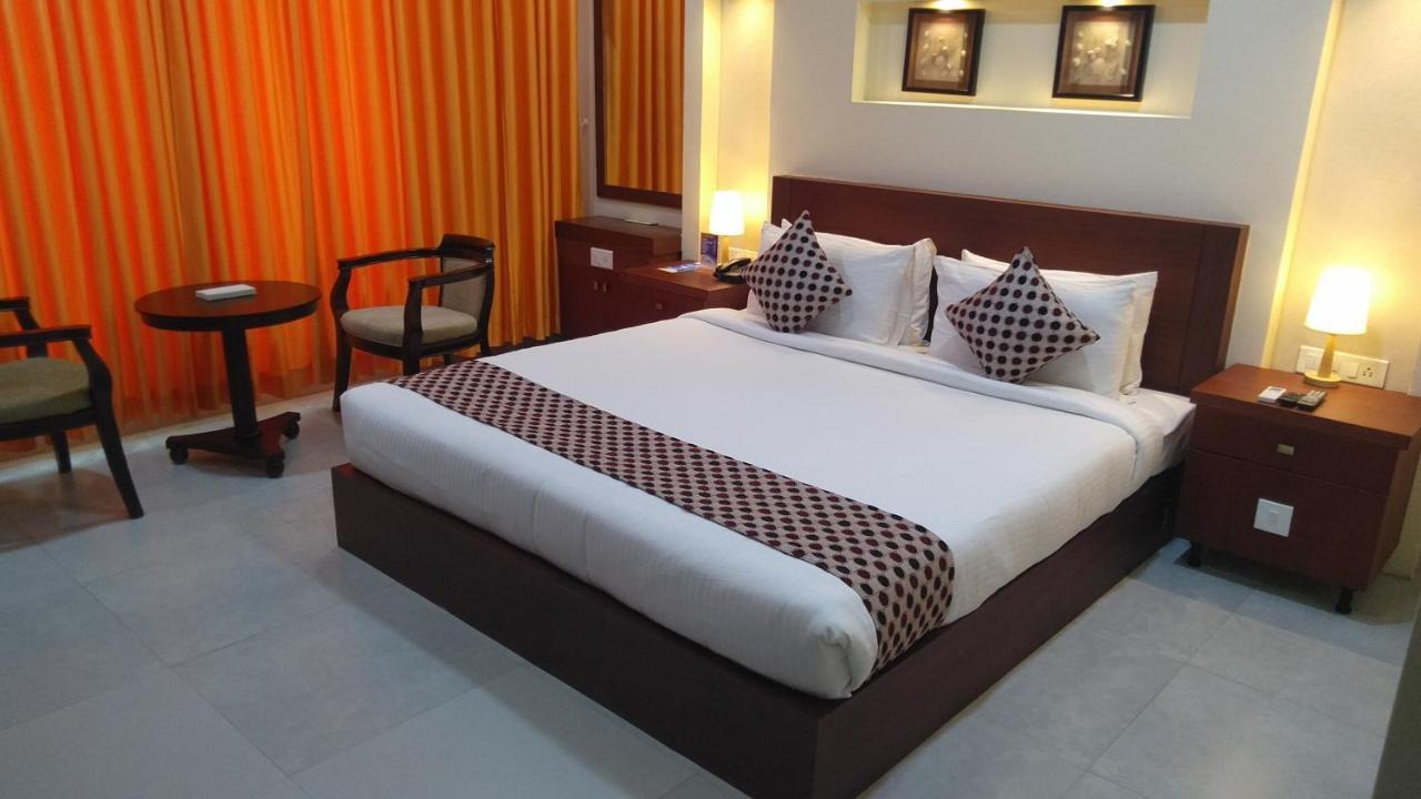 Rouba Residency Hotel Ponnāni Extérieur photo